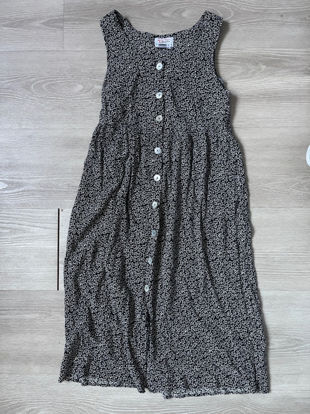 Vintage 90s Button-Front Sleeveless Floral Maxi Sundress in Black and White